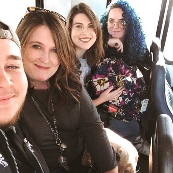 Meet your Posher, Laura - Picture 1 of 1